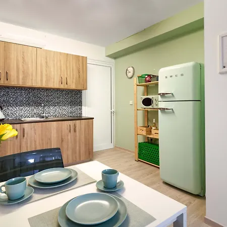 Walk - Central, Cool, Cute, Convenient *