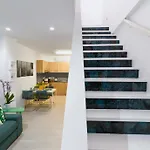 Walk - Central, Cool, Cute, Convenient *