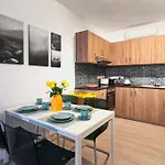 Walk - Central, Cool, Cute, Convenient
