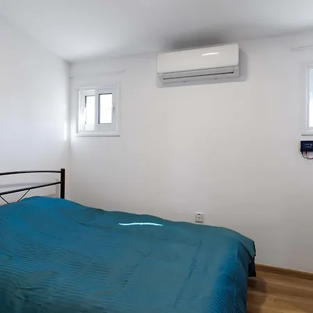 בית נופש Walk - Central, Cool, Cute, Convenient *