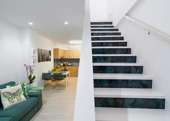 Walk - Central, Cool, Cute, Convenient *