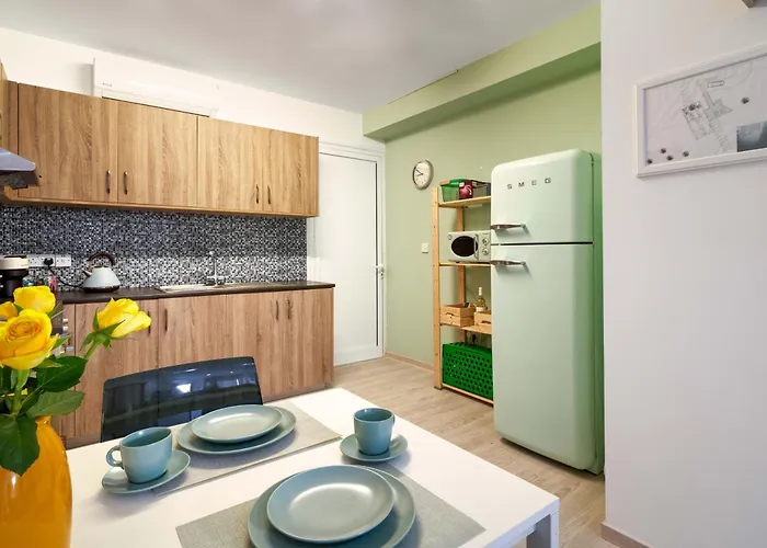 Walk - Central, Cool, Cute, Convenient *