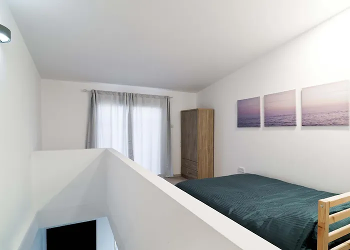 Walk - Central, Cool, Cute, Convenient Limisso