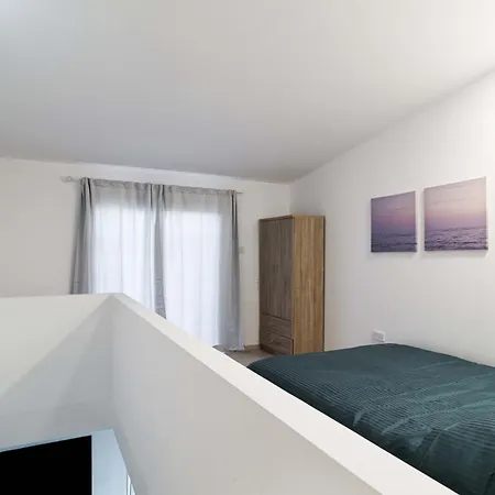 Walk - Central, Cool, Cute, Convenient Limasol